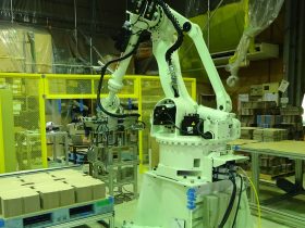 Robot palletizer